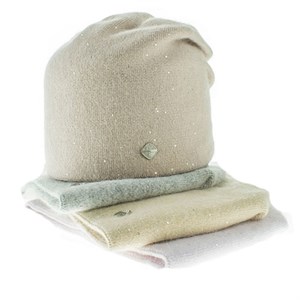 Шапка женская Катрин Gold 50%ангора,30%вискоза,10%шерсть,10%нейлон (Созвездие) - фото 23719