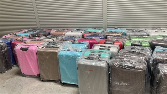 Чемодан LUYIDA пластик 4 колеса фуксия - фото 27754